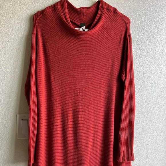 Free People love split back ribbed long sleeve pullover medium - Picture 6 of 9